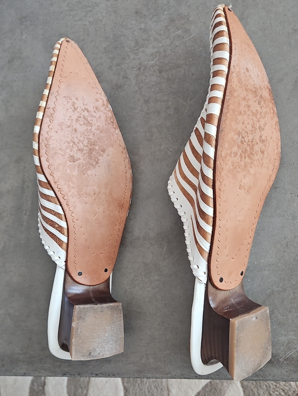 Handmade Slides With Layered Leather Finish - Picture 3 of 5